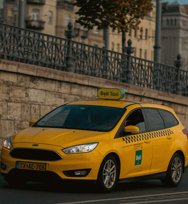 Un Guide Complet pour Découvrir Annecy : Planifiez Votre Séjour Idéal avec un Taxi